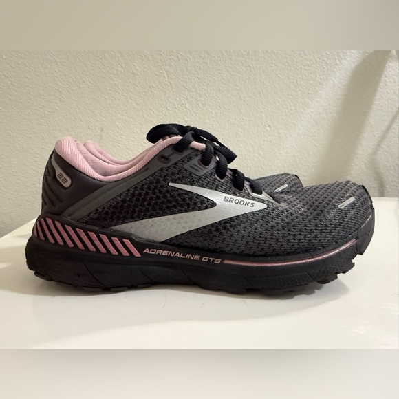 Brooks Women's Adrenaline GTS  20 Running Shoes - Gray with Light Pink - Picture 4 of 9